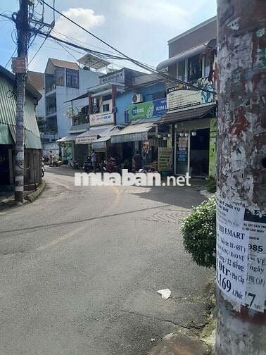 Cần cho thuê măt bằng rộng.trống suốt,mặ tiền thoang