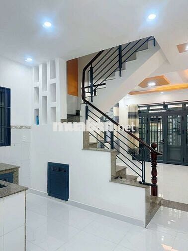 Nhà Mới 4x13 1lầu 2pn 2wc nhà Tróng