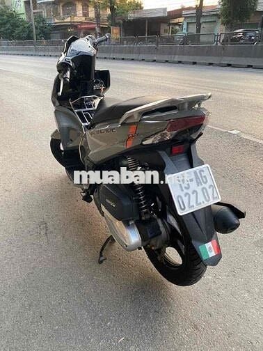 Honda Airblade chính chủ zin đẹp như hình