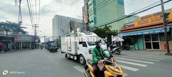 Nhà mặt tiền gần ngã tư bốn xã 8 x 33