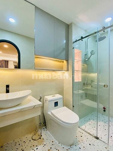 Nhà 5,2 x 8 đúc 1 trệt 1 lững 2 lầu hẻm 5m Dương Quảng hàm p6 gòvấp 