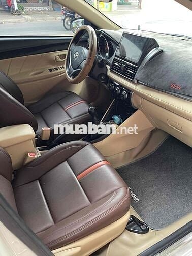 Toyota Vios màu Trắng 5 chỗ