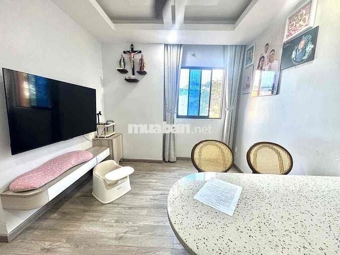 CHUNG CƯ MỸ PHƯỚC THANG MÁY-SÁT QUẬN 1-LẦU 3