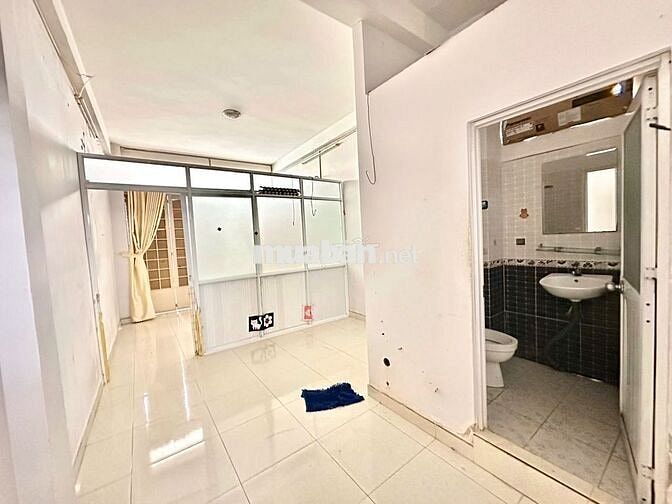 Nhà 3PN ở và làm v.ip trung tâm Q10 ngay ĐH KINH TẾ Y DƯỢC BÁCH KHOA