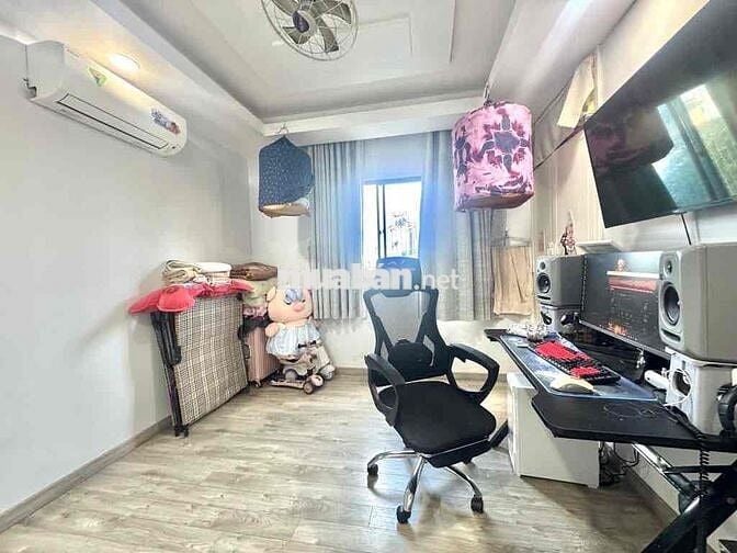 CHUNG CƯ MỸ PHƯỚC THANG MÁY-SÁT QUẬN 1-LẦU 3