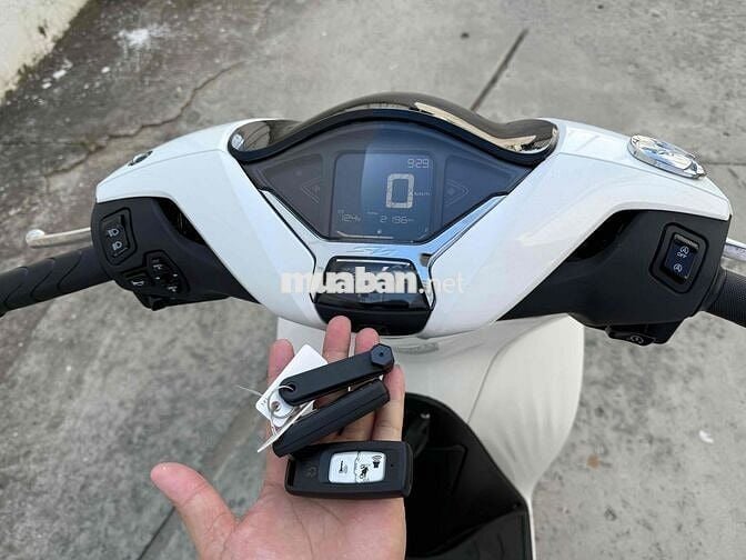 Sh 125 mua mới  9/2025 CBS đi 2000km bao tua.