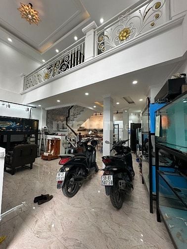 Nhà 5 Tầng ngay Tỉnh Lộ 10, ngang 7m, 5PN, Đường 7m, Giá 5,7 Tỷ.