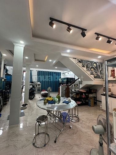 Nhà 5 Tầng ngay Tỉnh Lộ 10, ngang 7m, 5PN, Đường 7m, Giá 5,7 Tỷ.