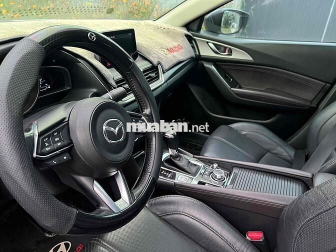 Mazda 3 2018 1.5 AT Sedan - 85000 km