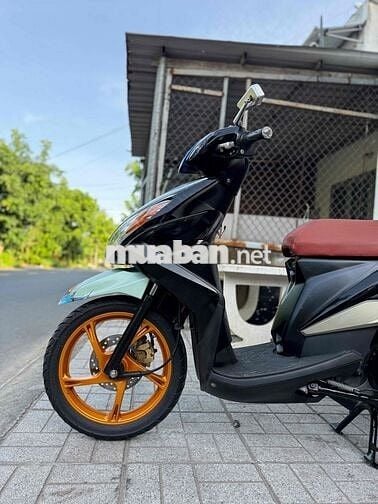 Yamaha Luvias 125cc Đen Xám Xanh