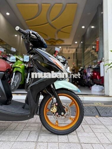 Yamaha Luvias 125cc Đen Xám Xanh