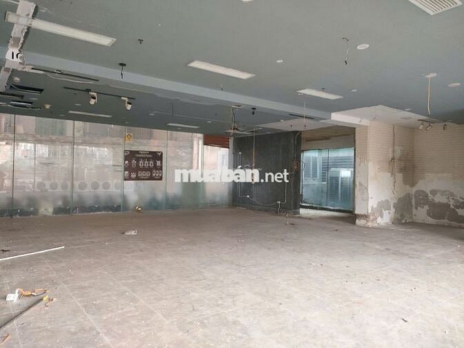 Cho thuê mặt bằng ngang 12m chung cư văn phòng Ngọc Khánh Plaza