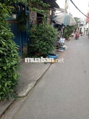 Cho thuê mặt bằng kinh doanh  đẹp gần ngã tư