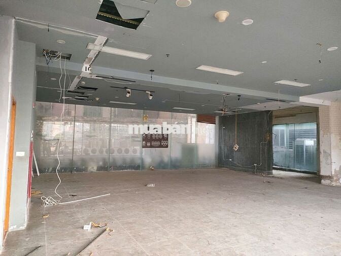 Cho thuê mặt bằng ngang 12m chung cư văn phòng Ngọc Khánh Plaza