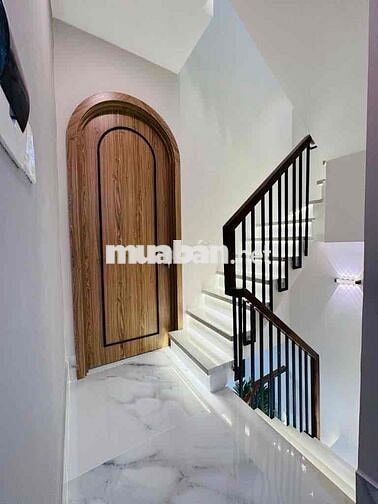 VÕ TRƯỜNG TOẢN SÁT BÊN HỒNG BÀNG TÂN THÀNH QUẬN 5 - NHÀ ĐẸP Ở NGAY .