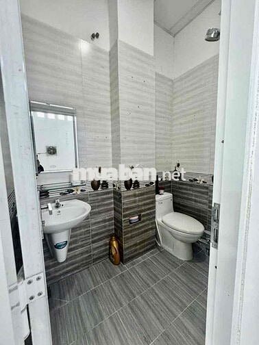 Nhà Mới 4x9m 1Lầu Đúc (2PN 2WC) Hẻm 5m Cụt. Hương Lộ 2 Thông LVQ