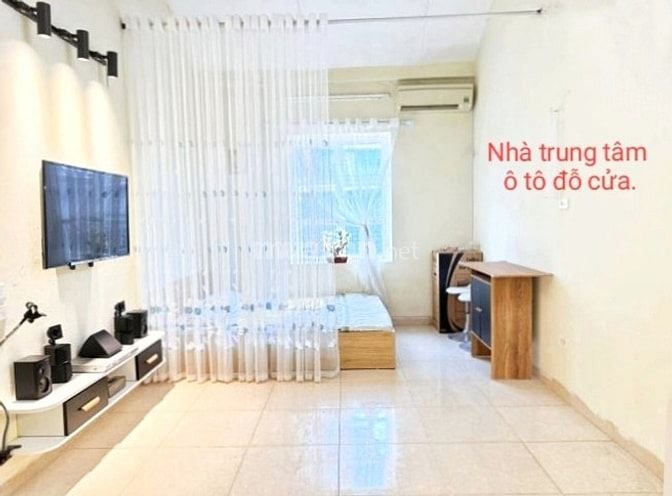 Tập thể Hà Nội 3 ngủ quận Hai Bà Trưng - ô tô đỗ cửa 