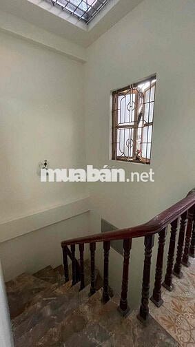 Cho thuê nhà 3PN ngõ 390 Nguyễn Văn Cừ chính chủ