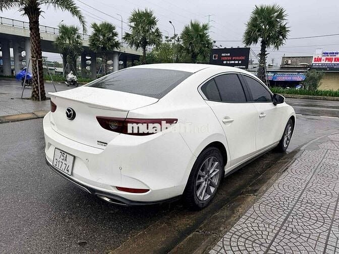 Mazda 3 2023 1.5L Luxury - 40000 km