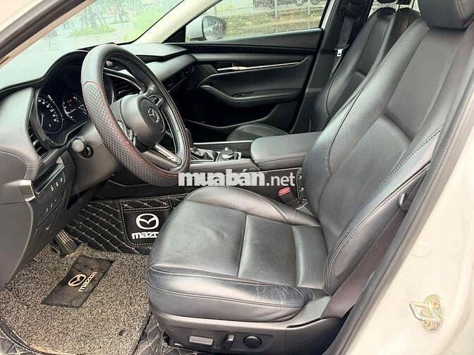 Mazda 3 2023 1.5L Luxury - 40000 km