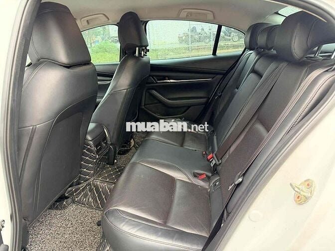 Mazda 3 2023 1.5L Luxury - 40000 km