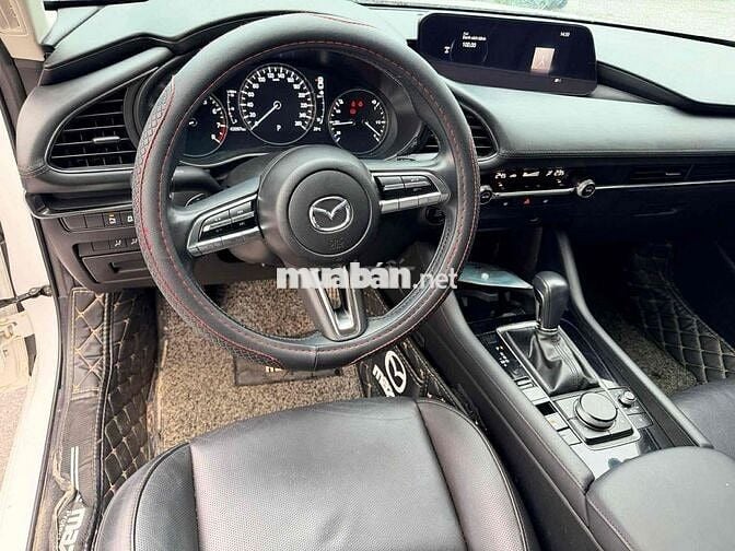 Mazda 3 2023 1.5L Luxury - 40000 km