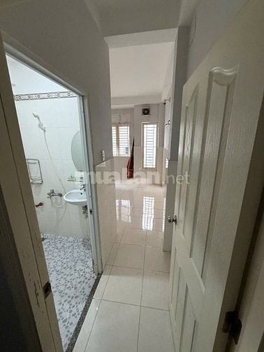 Cho thuê nhà hẻm 2m(XM) Lý Thái Tổ, P.10, Q.10 giá 9tr