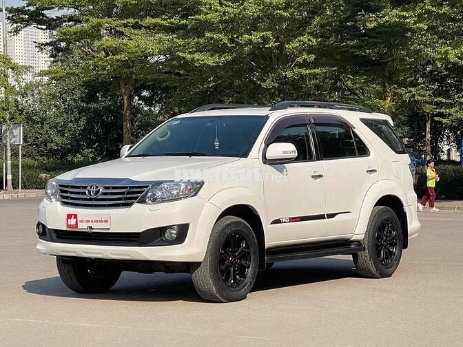 Toyota Fortuner Sportaivo 4x4 cao cấp nhất Sport