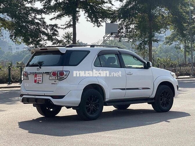 Toyota Fortuner Sportaivo 4x4 cao cấp nhất Sport