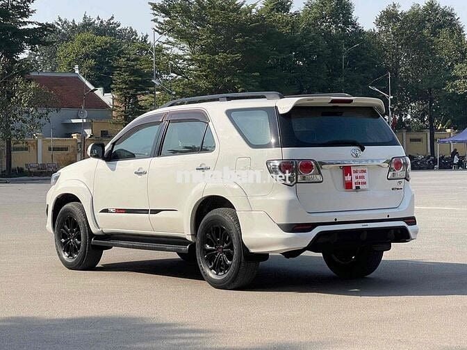 Toyota Fortuner Sportaivo 4x4 cao cấp nhất Sport