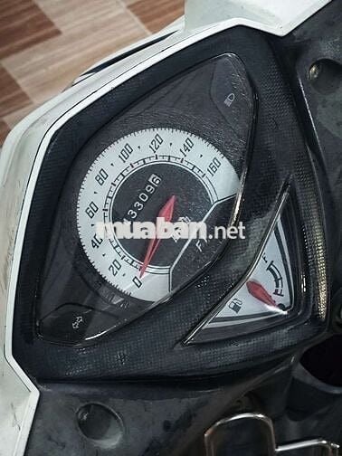 Suzuki Hayate Fi 2012 màu trắng