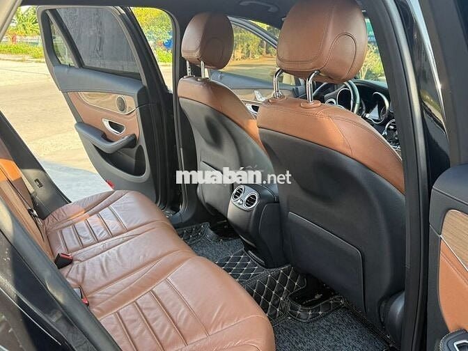 Mercedes-Benz GLC250 4Matic 2016 model 2017