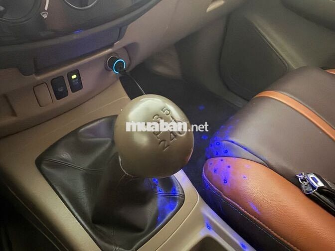 Toyota Fortuner 2010 2.5G - 100000 km