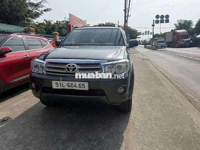 Toyota Fortuner 2010 2.5G - 100000 km