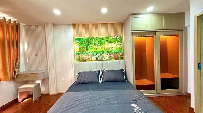 Kẹt tiền kinh doanh bán nhanh thu vốn nhà Trần Xuân Soạn, Q7