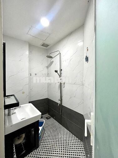 Phòng 489/ Huỳnh Văn Bánh P13 Phú Nhuận 30m2 FNT. Giá 5,2 triệu/ tháng