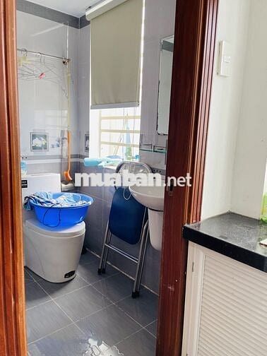 Pass phòng ban cong 22m2 nội thất đầy đủ gần Etown