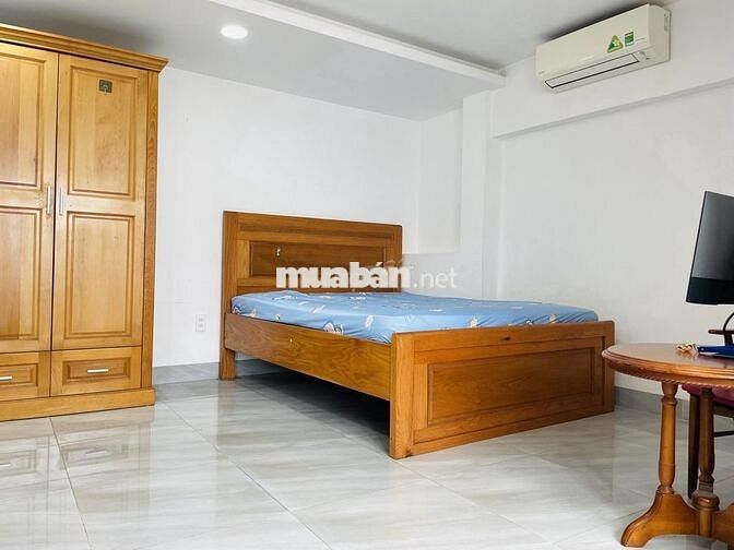 Pass phòng ban cong 22m2 nội thất đầy đủ gần Etown