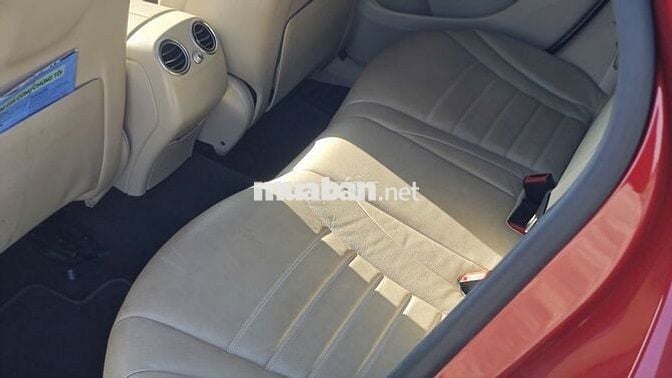 Mercedes GLC300 2018 model 2019 màu đỏ