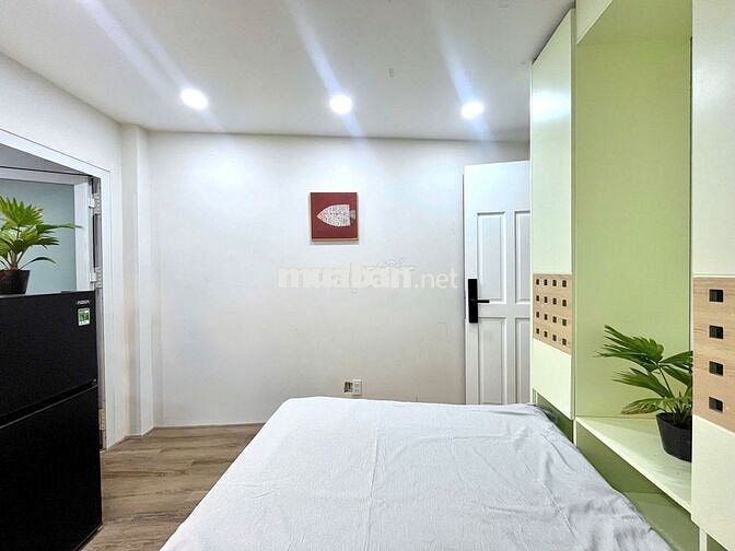 Phòng 489/ Huỳnh Văn Bánh P13 Phú Nhuận 30m2 FNT. Giá 5,2 triệu/ tháng