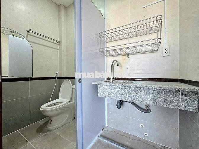 PHÒNG CỬA SỔ LỚN NGAY BV Q12, CVPM. TÔ Ký