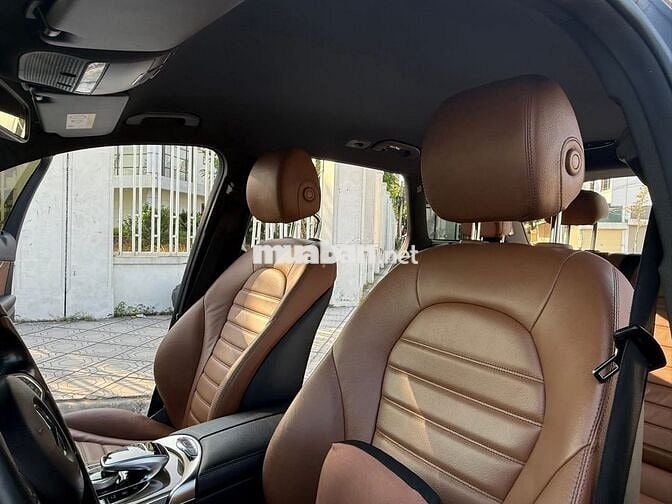 Mercedes-Benz GLC250 4Matic 2016 model 2017