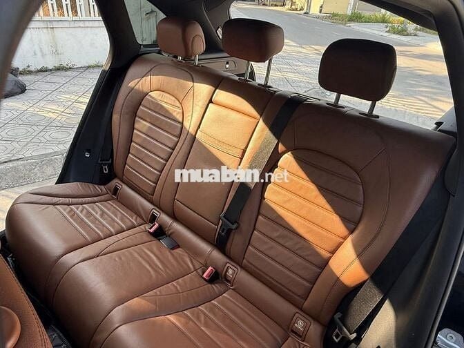 Mercedes-Benz GLC250 4Matic 2016 model 2017