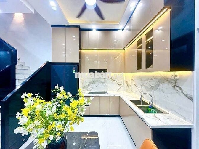 BÁN NHÀ MỚI 4 T- HXH 6M- DT  60M2- HTP- HÀNG XÓM QUẬN 7- GIÁ HƠN 6 TỶ.