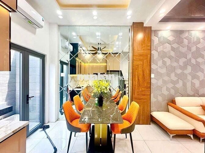 BÁN NHÀ MỚI 4 T- HXH 6M- DT  60M2- HTP- HÀNG XÓM QUẬN 7- GIÁ HƠN 6 TỶ.