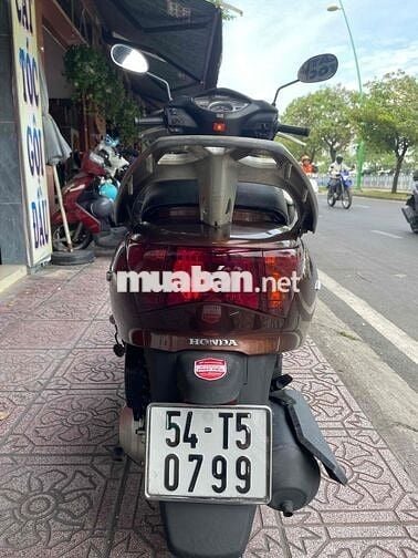 Honda lead 110Fi may zin em ngay chu giao can cuoc