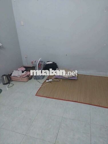 Phòng gác xép lửng nhỏ, giờ giấc tự do, tolet riêng Tân Khai p4 T Bình