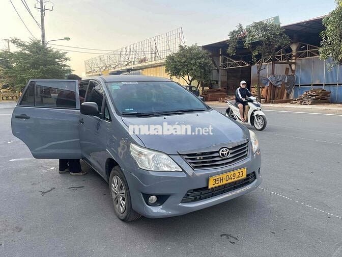Toyota Innova 2015 - 20000 km