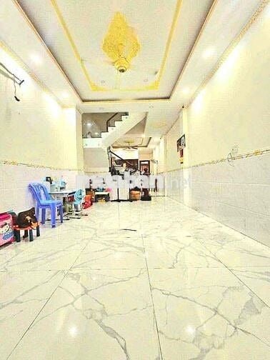 cho thuê nhà gần siêu thị Bigc Go có nội thất , sân oto