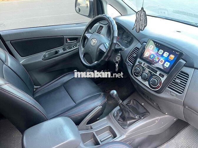 Toyota Innova 2015 - 20000 km